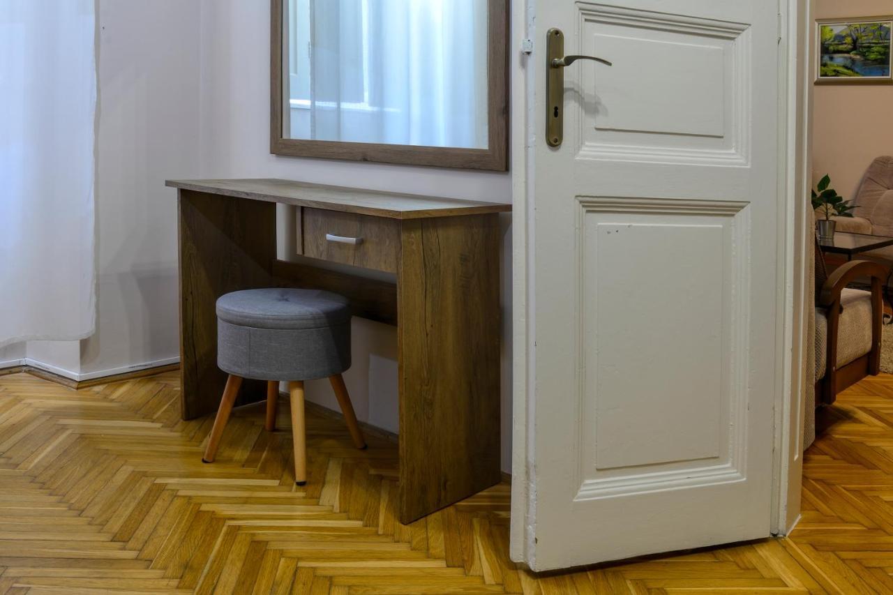 Demetrovics Udvarhaz Erlau Exterior foto