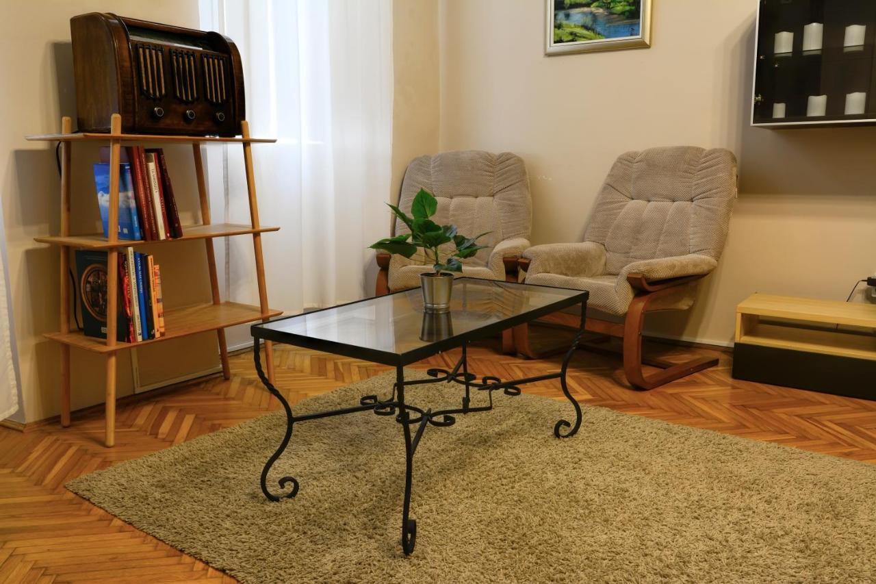 Demetrovics Udvarhaz Erlau Exterior foto