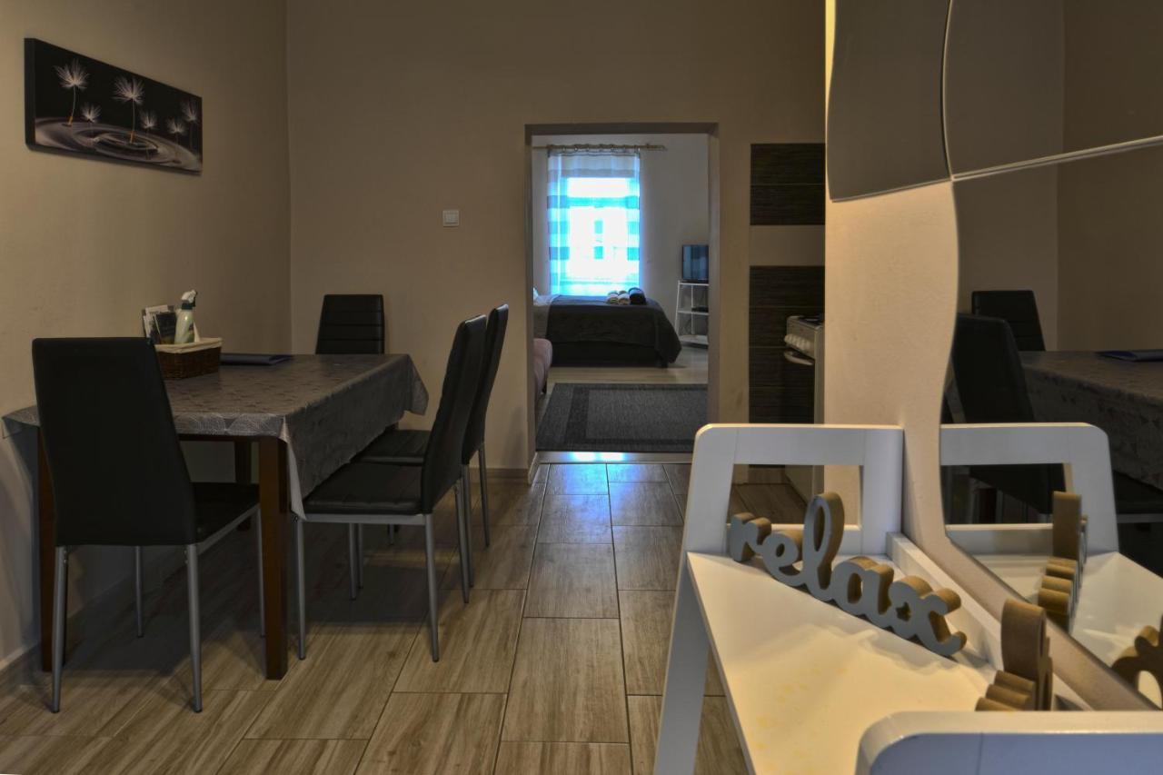 Demetrovics Udvarhaz Erlau Exterior foto