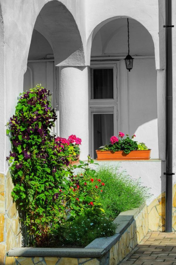 Demetrovics Udvarhaz Erlau Exterior foto